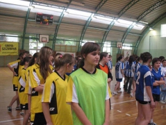 Halowa piłka nożna dziewcząt - Gimnazjada-19.05.2009r. Szczurowa