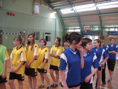 Halowa piłka nożna dziewcząt - Gimnazjada-19.05.2009r. Szczurowa